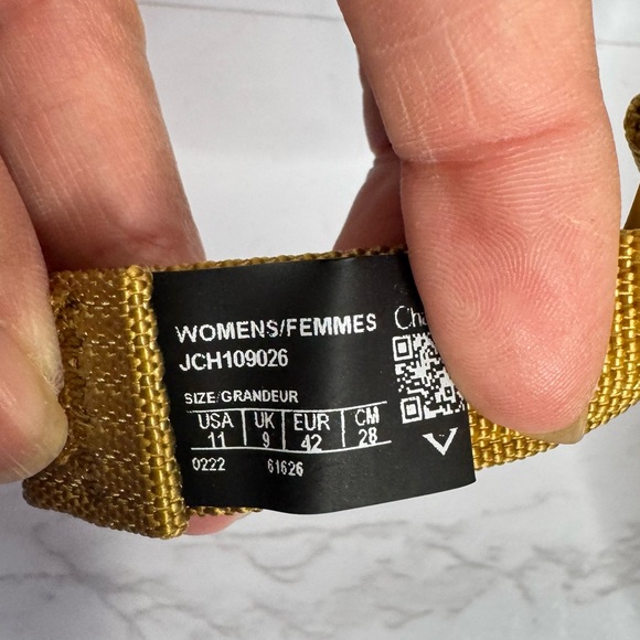 Chaco Z/Cloud Strappy Sport Sandals Size 11 Pink Yellow Outdoor Comfort Shoes - Picture 5 of 6